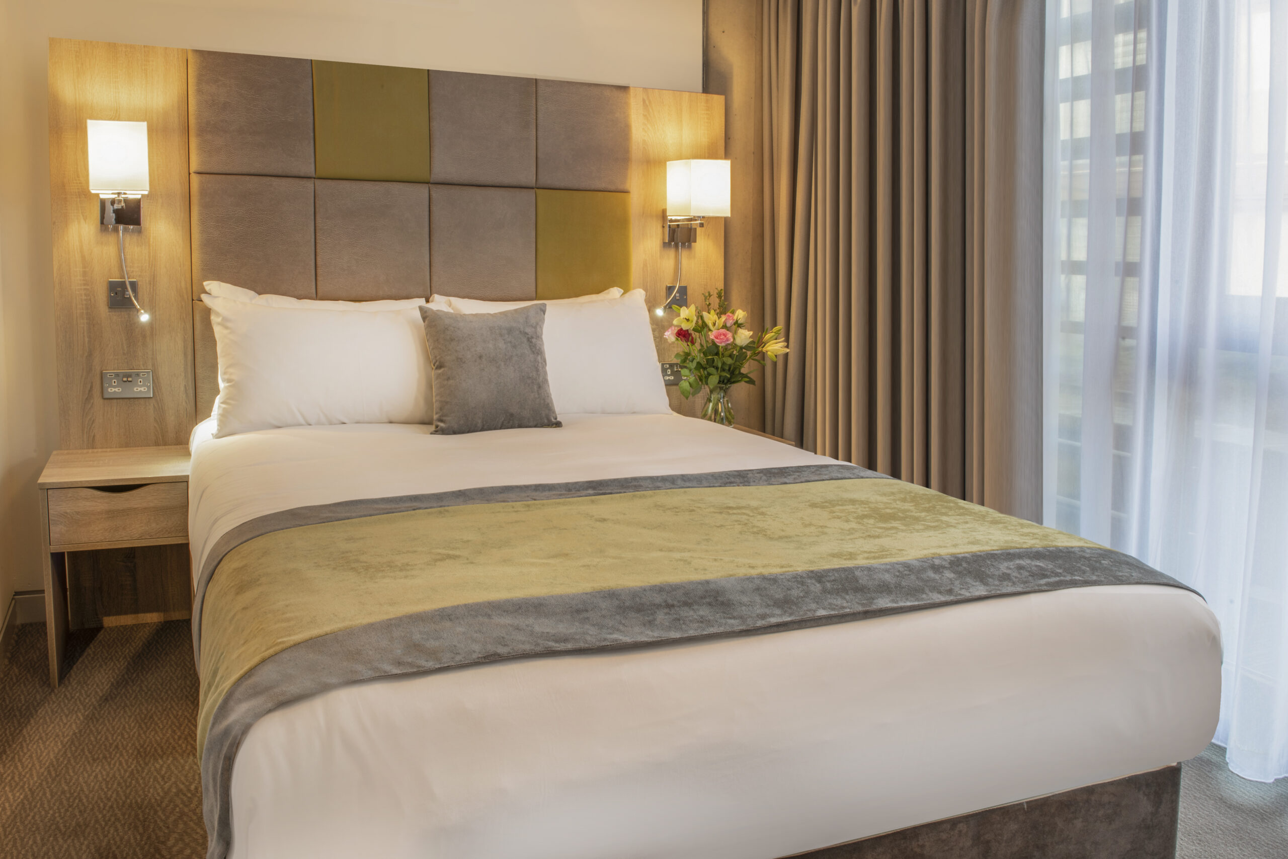 Jubilee Hotel bedroom
